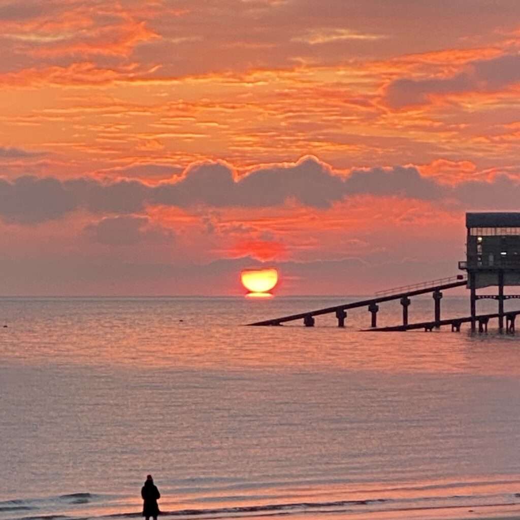 Stunning Sunrises over North Beach Tenby